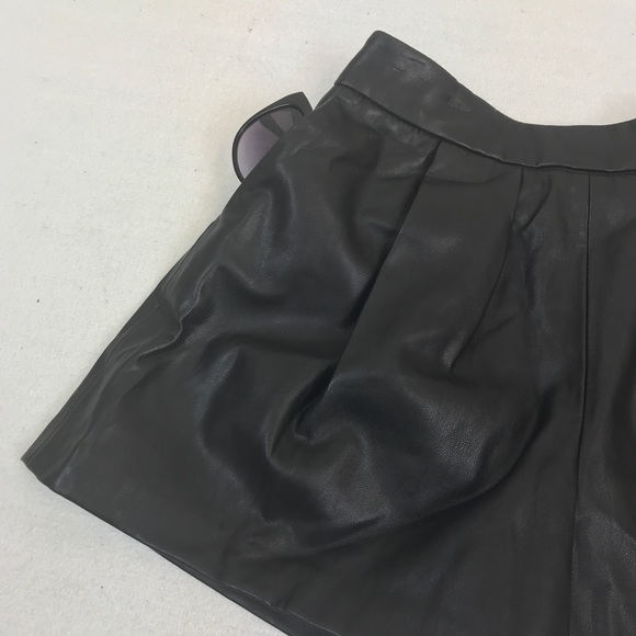 Zara high waist pleated faux leather shorts XS - Picture 7 of 8